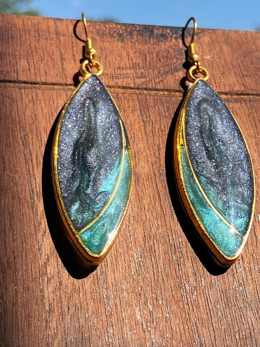 Blueish black and green Emerald Eclipse handcrafted elegant dangle earrings - Picture 6 of 6